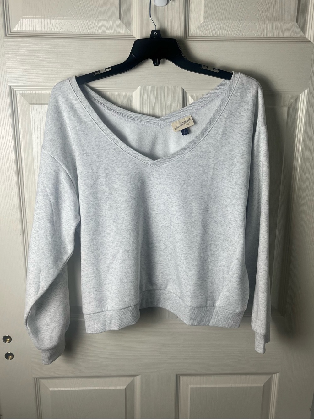 Cozy V-Neck Pullover in Light Gray